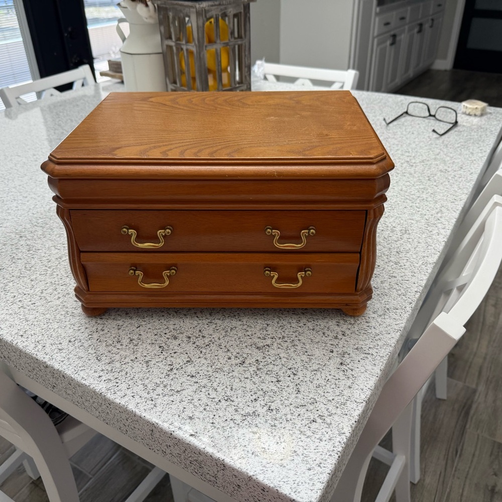 Elegant Wooden Jewelry Box with Mirror and Brass Accents - Picture 2 of 8